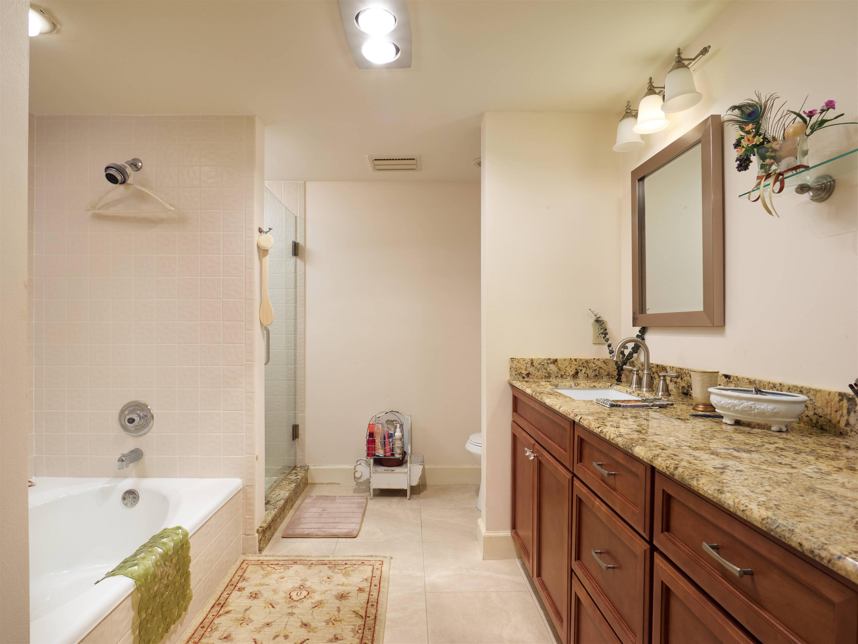 Lakes Condos of Canterbur - Residential