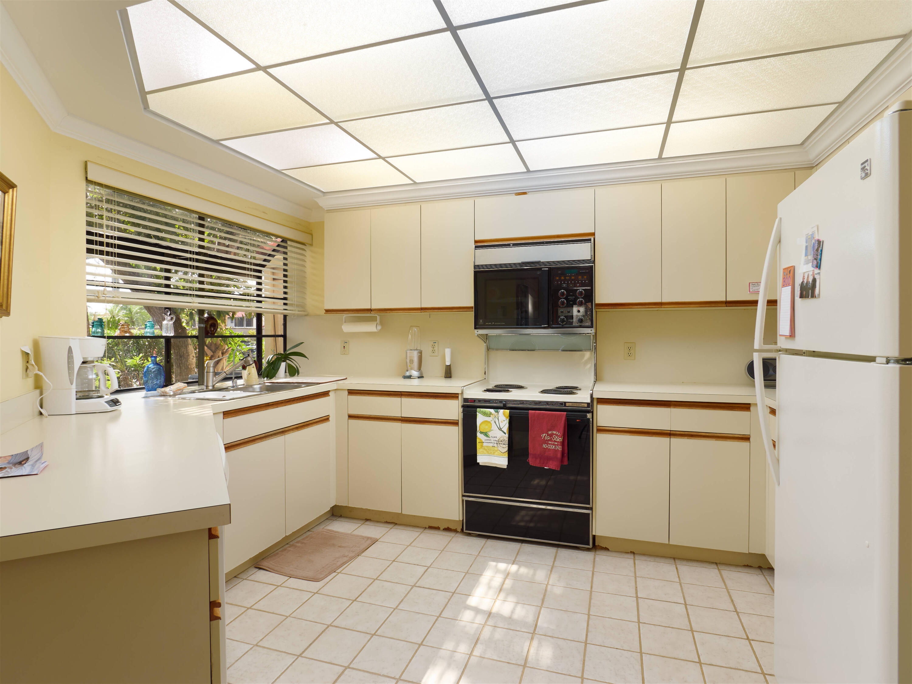 Lakes Condos of Canterbur - Residential