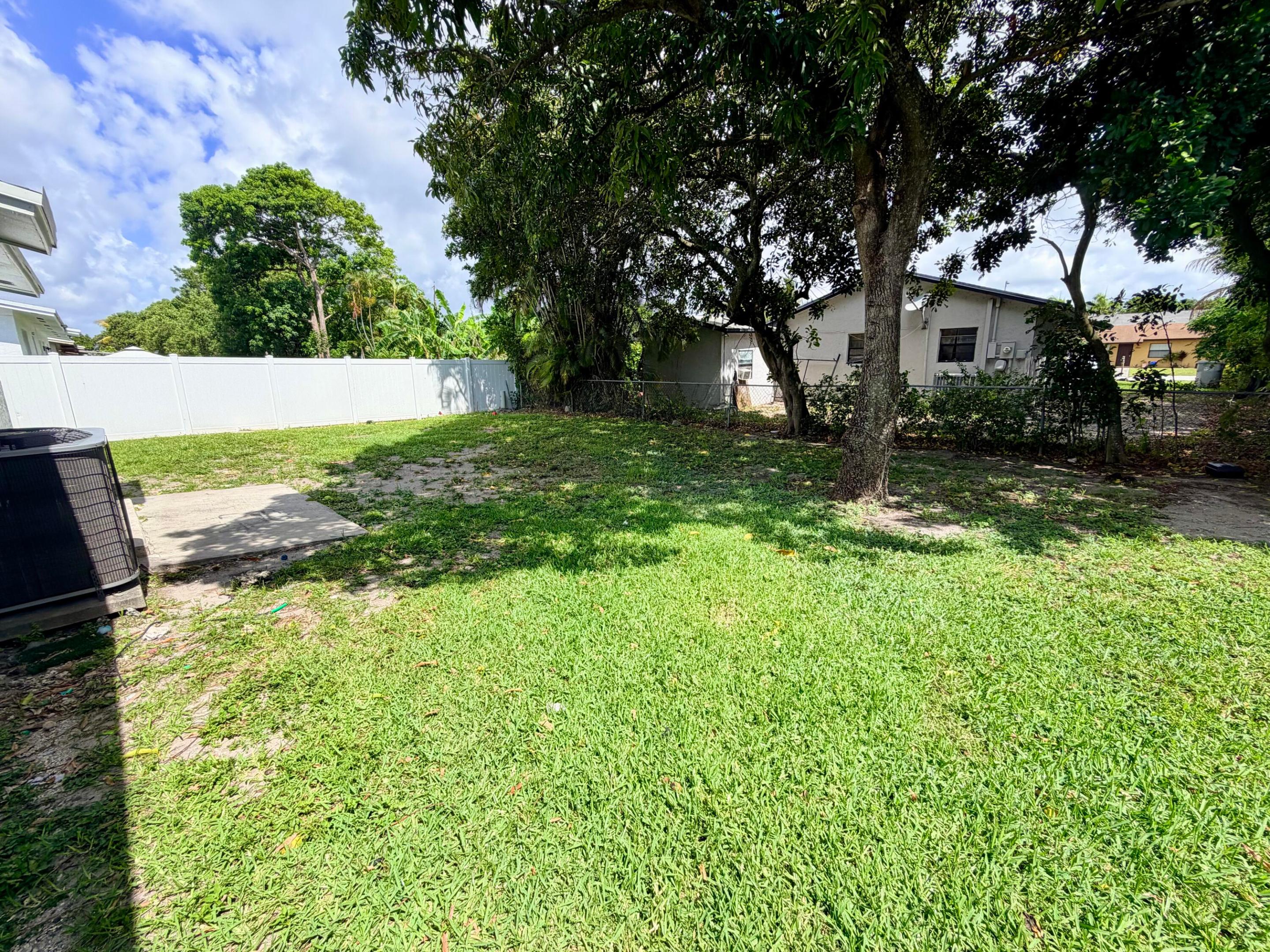 2811 NW 8th Street