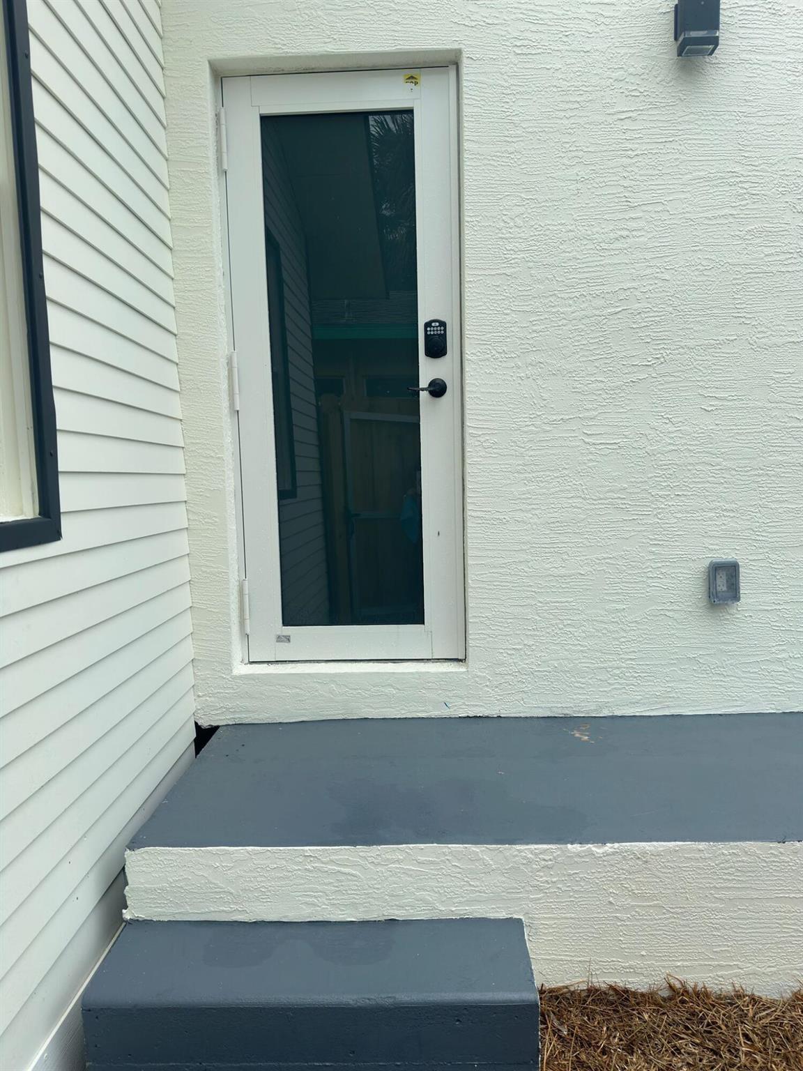 LAKE WORTH TOWN OF - Residential Lease