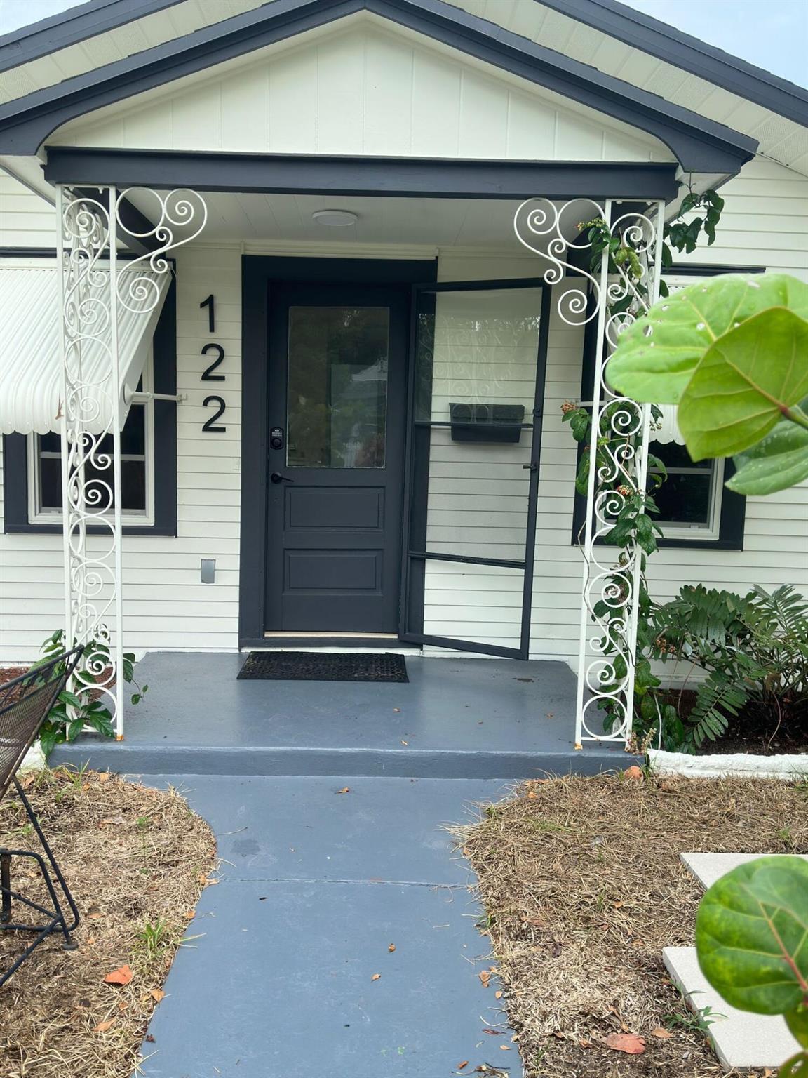 LAKE WORTH TOWN OF - Residential Lease