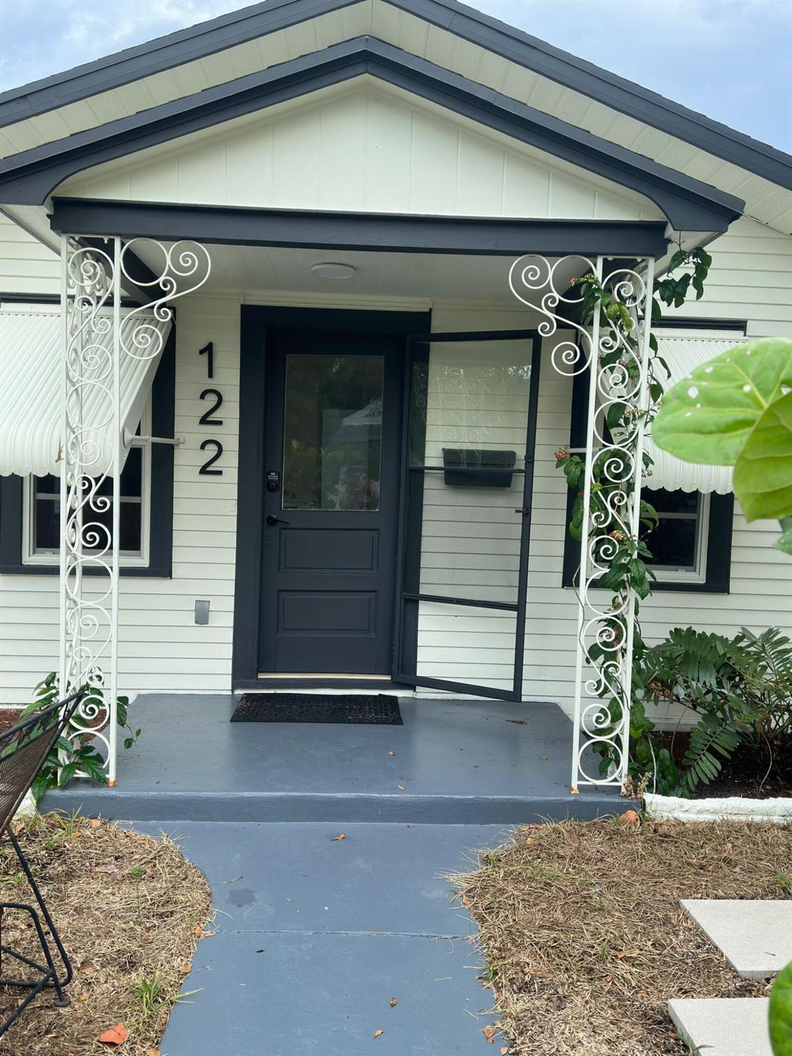 LAKE WORTH TOWN OF - Residential Lease