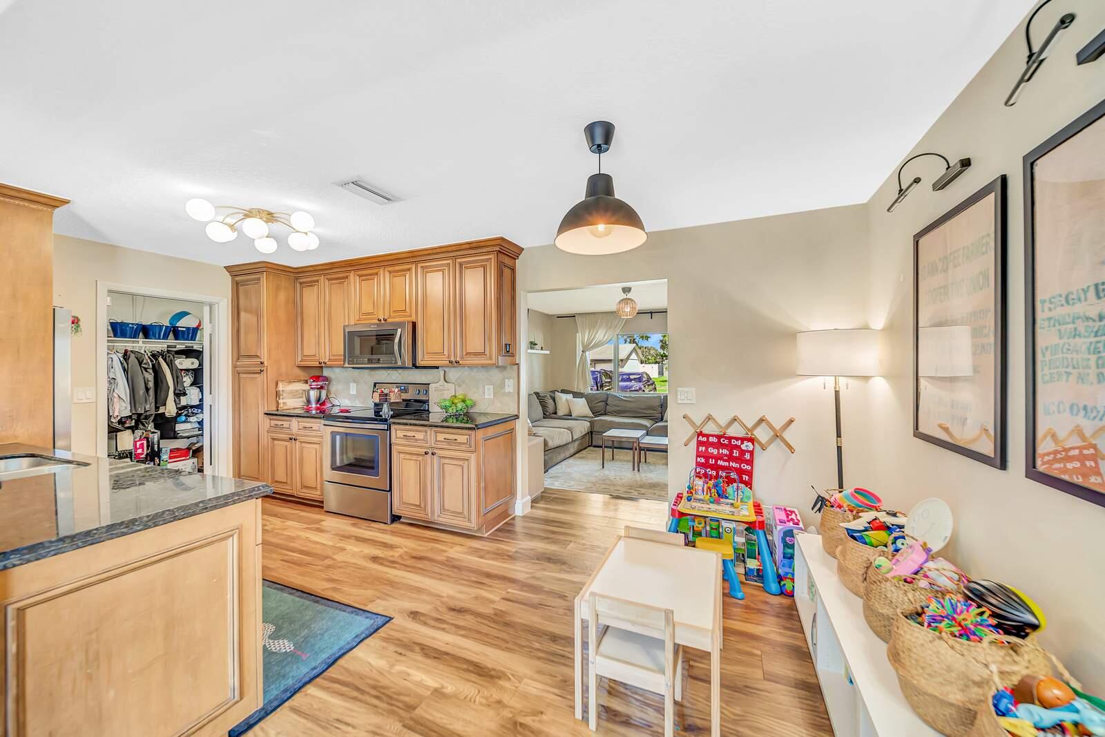 SPANISH ISLES/SADDLEBROOK - Residential