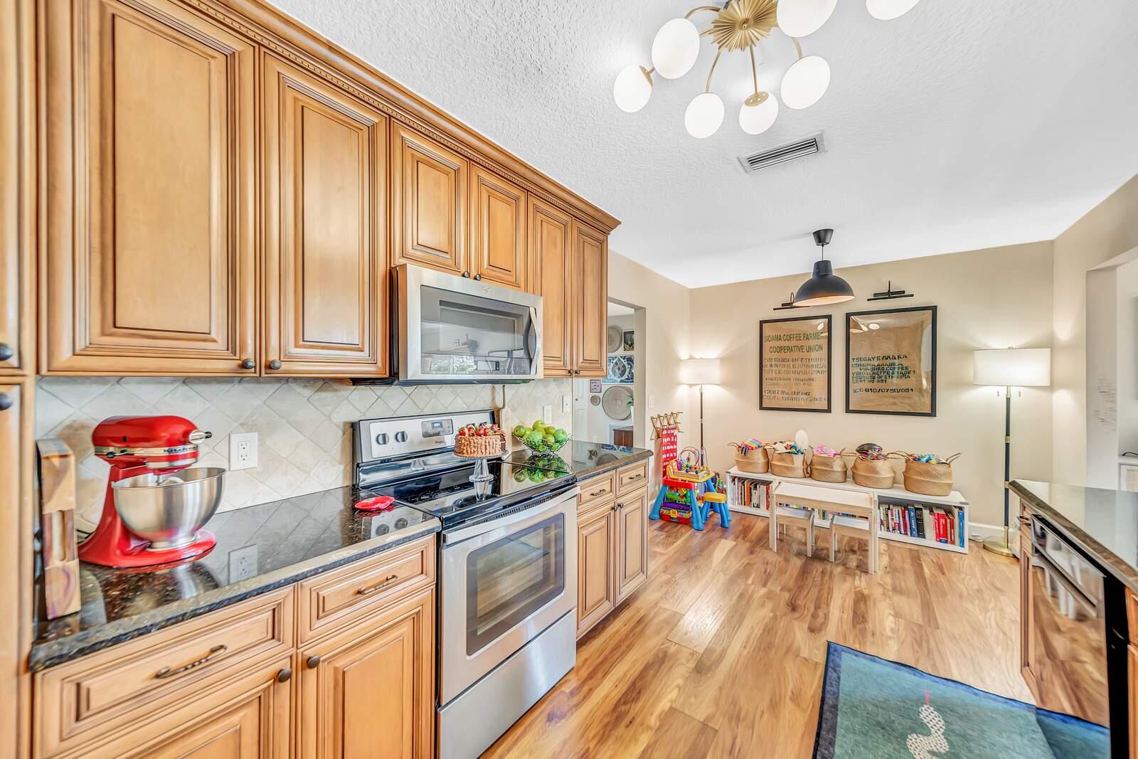 SPANISH ISLES/SADDLEBROOK - Residential