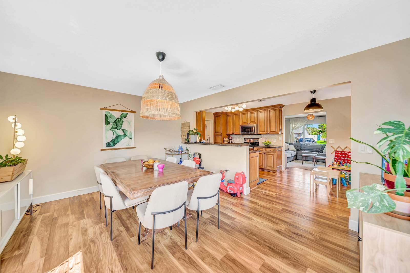 SPANISH ISLES/SADDLEBROOK - Residential