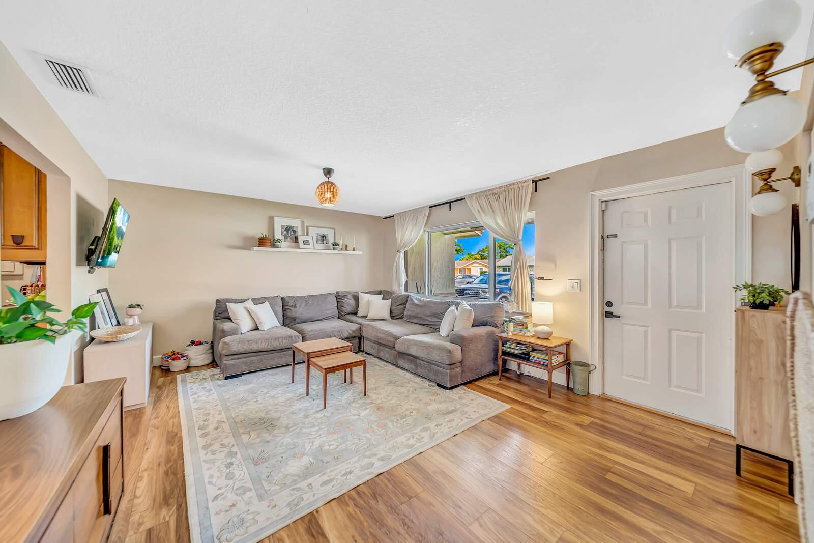 SPANISH ISLES/SADDLEBROOK - Residential