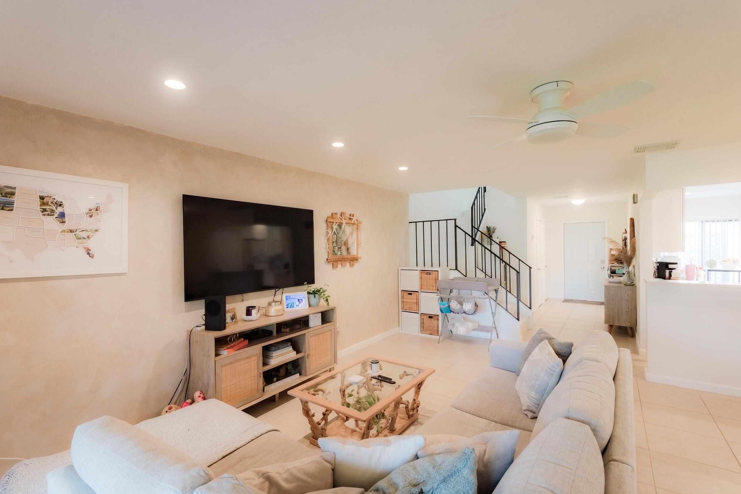 HORIZONS OF BOCA LAGO CONDO - Residential