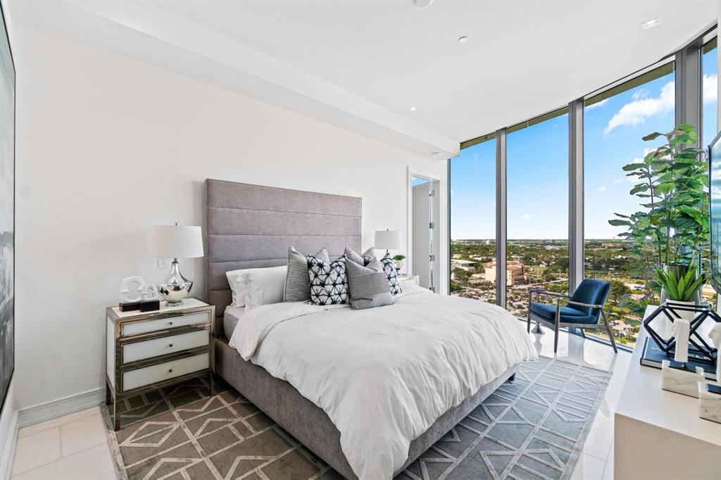 BRISTOL CONDO - Residential