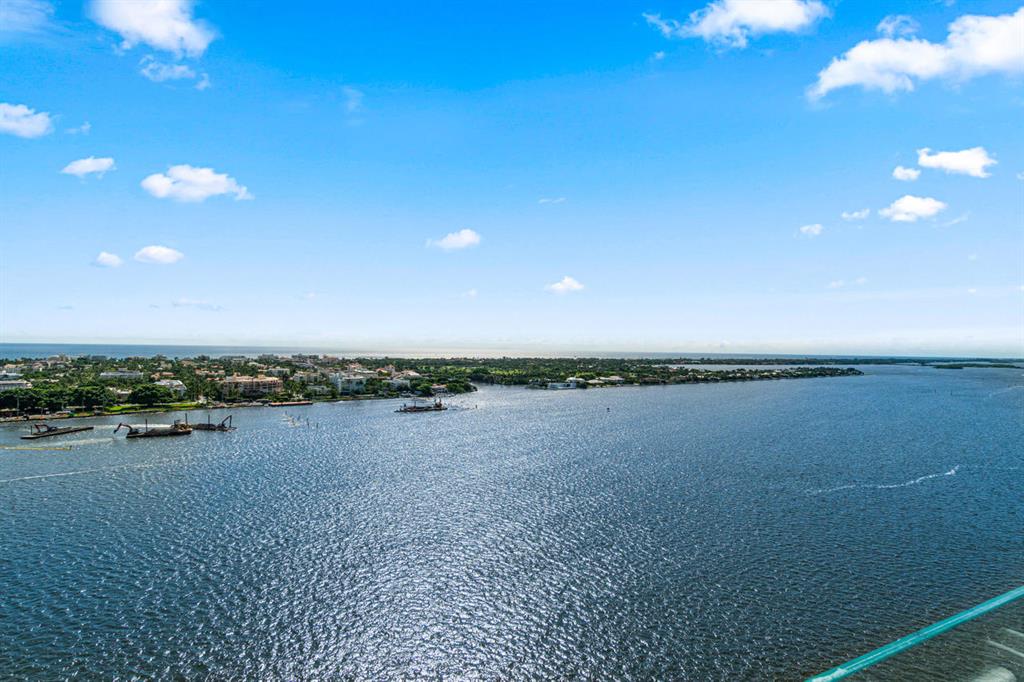 BRISTOL CONDO - Residential