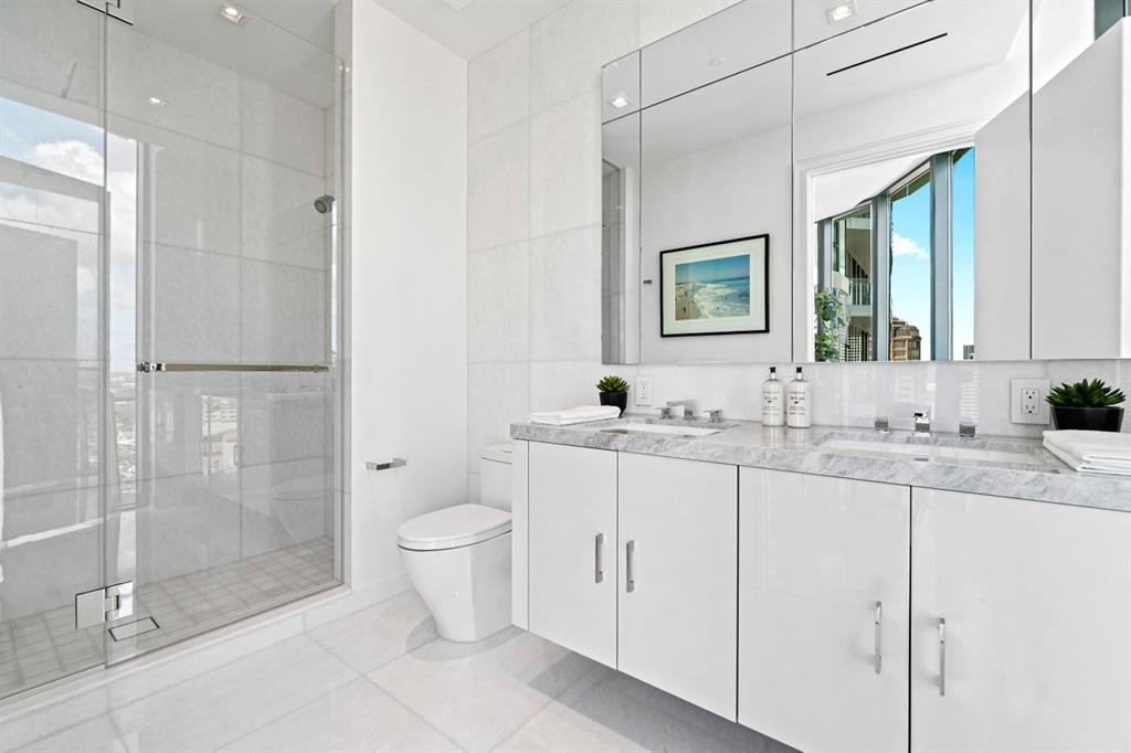 BRISTOL CONDO - Residential