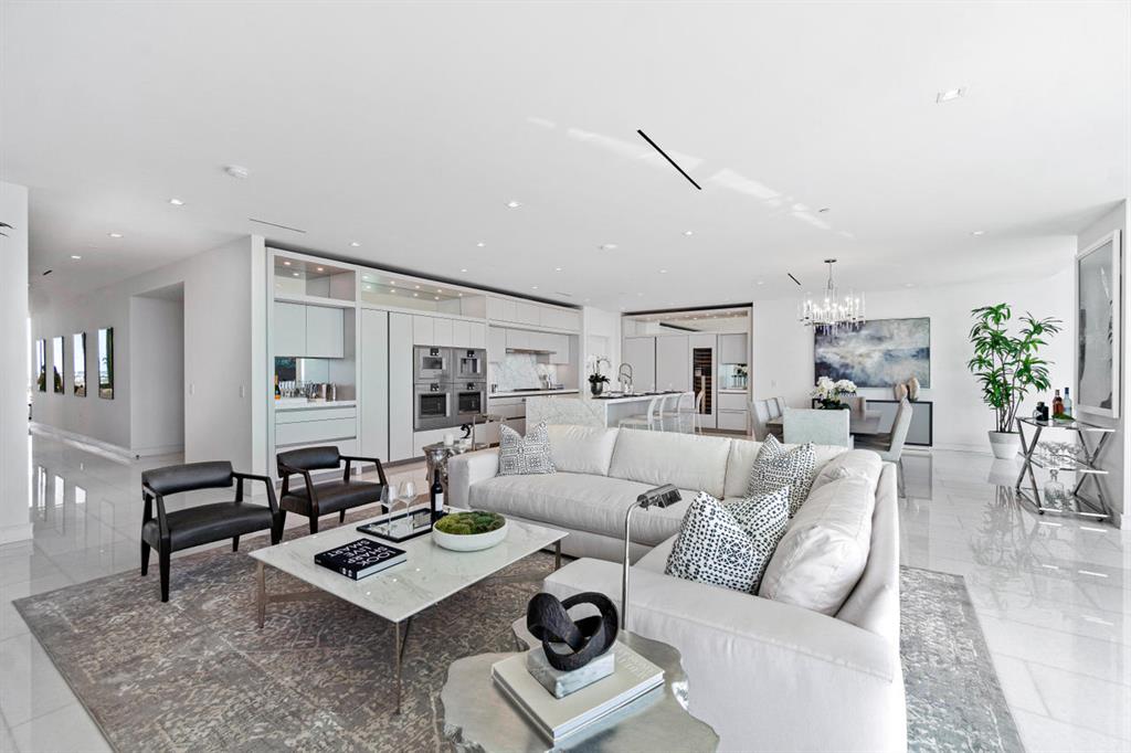 BRISTOL CONDO - Residential