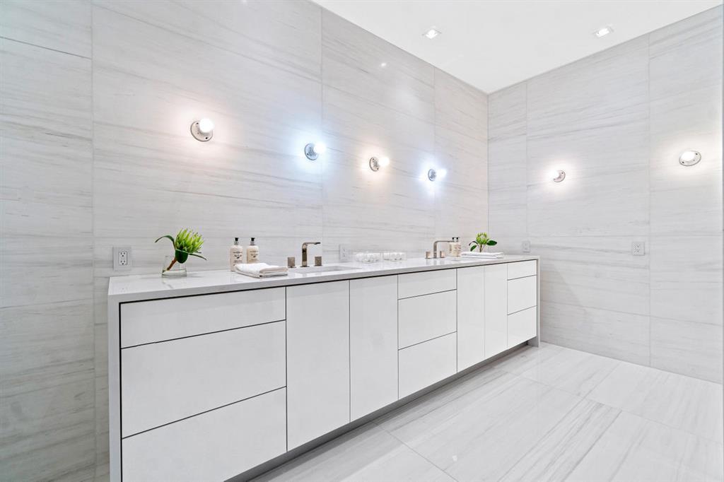 BRISTOL CONDO - Residential