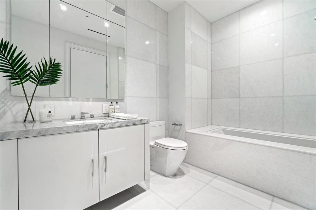 BRISTOL CONDO - Residential