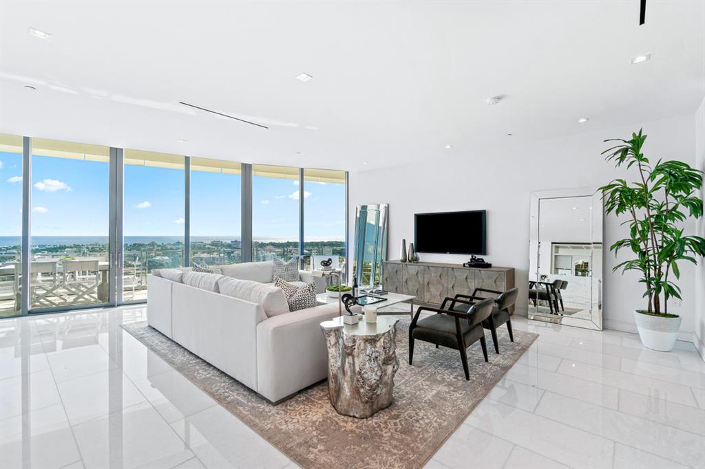 BRISTOL CONDO - Residential