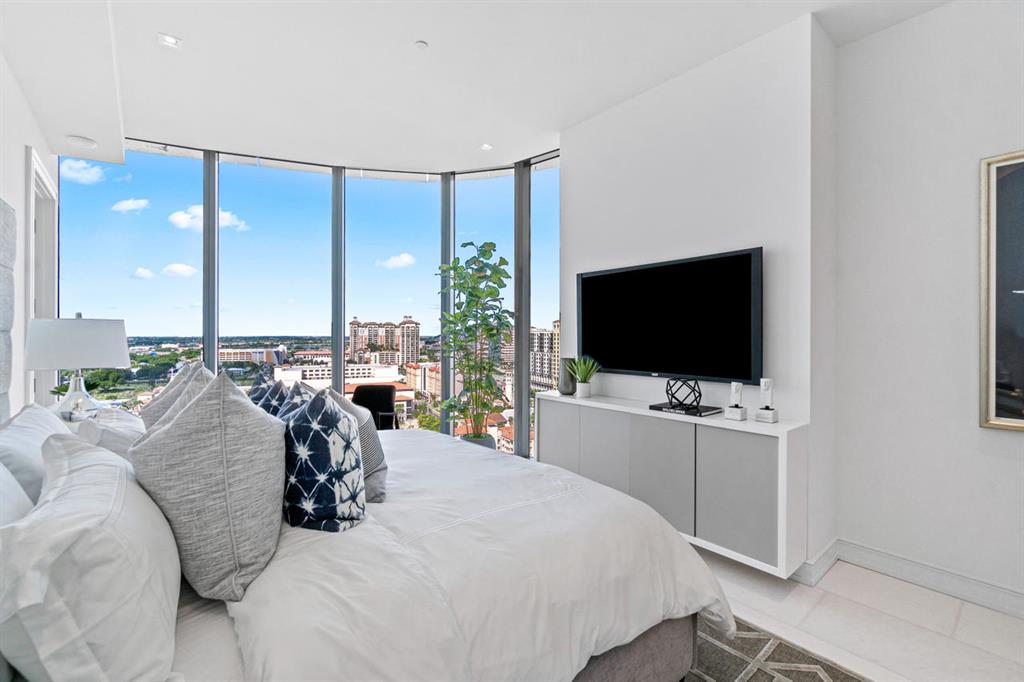 BRISTOL CONDO - Residential