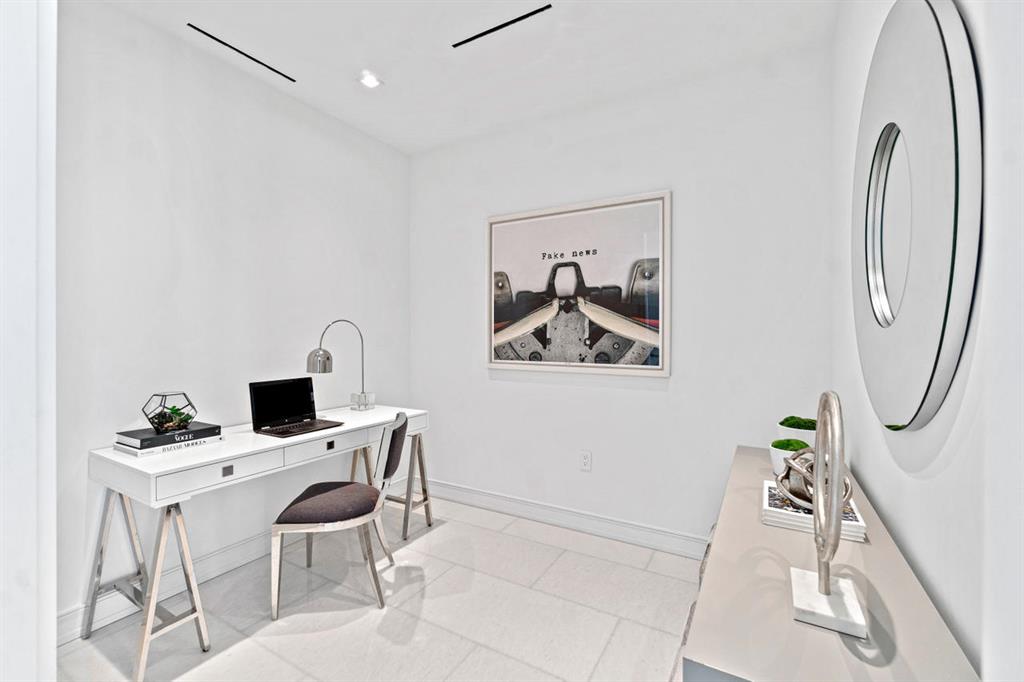 BRISTOL CONDO - Residential