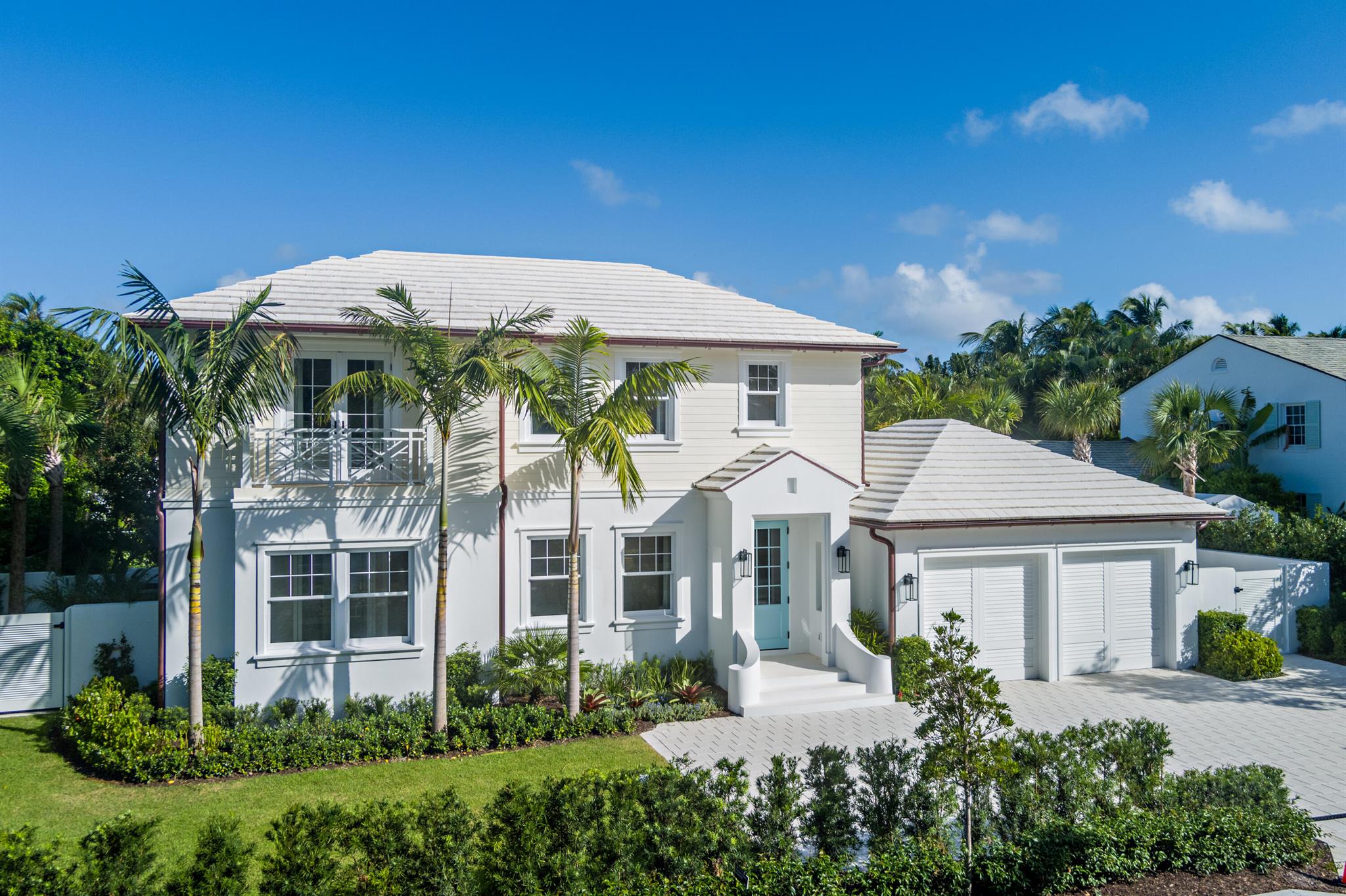 Welcome to casual elegance at its finest on the North End of Palm Beach! This brand-new, custom-built masterpiece designed by Roger Janssen and interior decorated by Decorators Unlimited. This fully furnished home boasts high-end finishes and exquisite attention to detail throughout. Featuring high ceilings, designer lighting, and impeccable craftsmanship. The open-concept layout seamlessly connects the living, dining, and kitchen areas, creating the perfect space for entertaining guests or enjoying quiet family evenings.The gourmet kitchen features Wolf and Sub Zero appliances, custom cabinetry, and a large center island with quartz countertops. Whether you're preparing a casual breakfast or hosting a lavish dinner party, this kitchen is sure to impress. Retreat to the luxurious