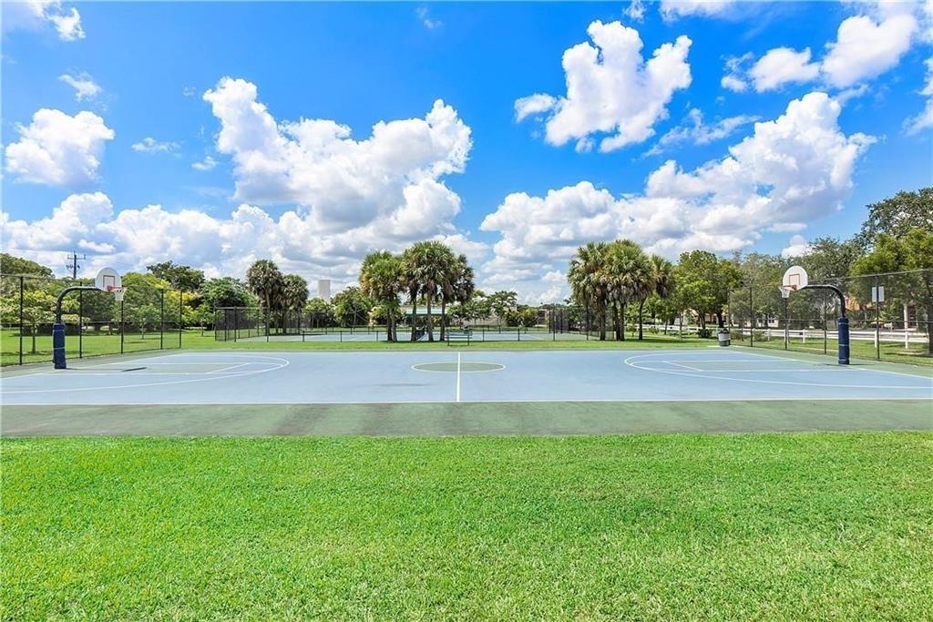 4276 NW 89th Ave 102