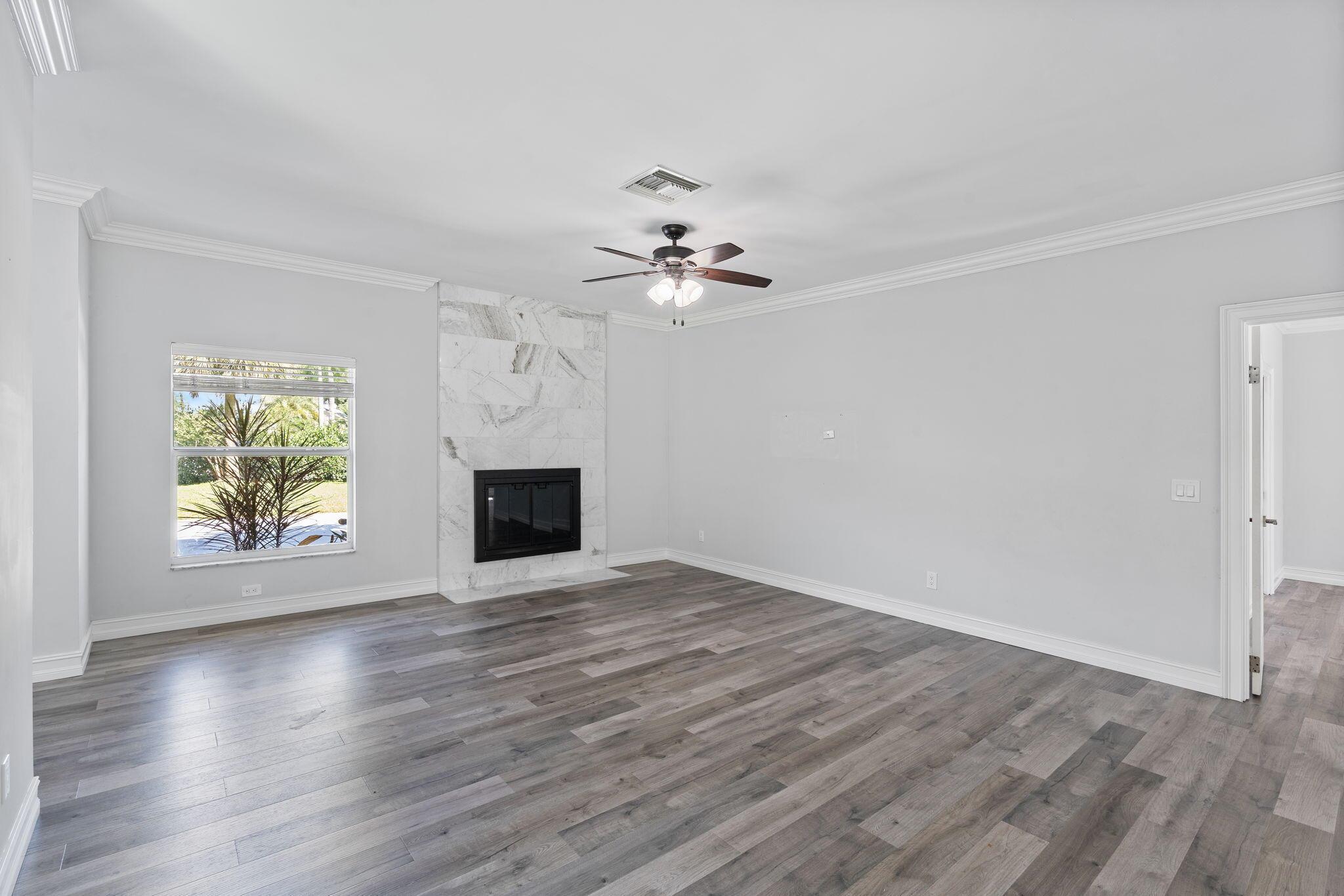 PENNOCK POINT IN - Residential