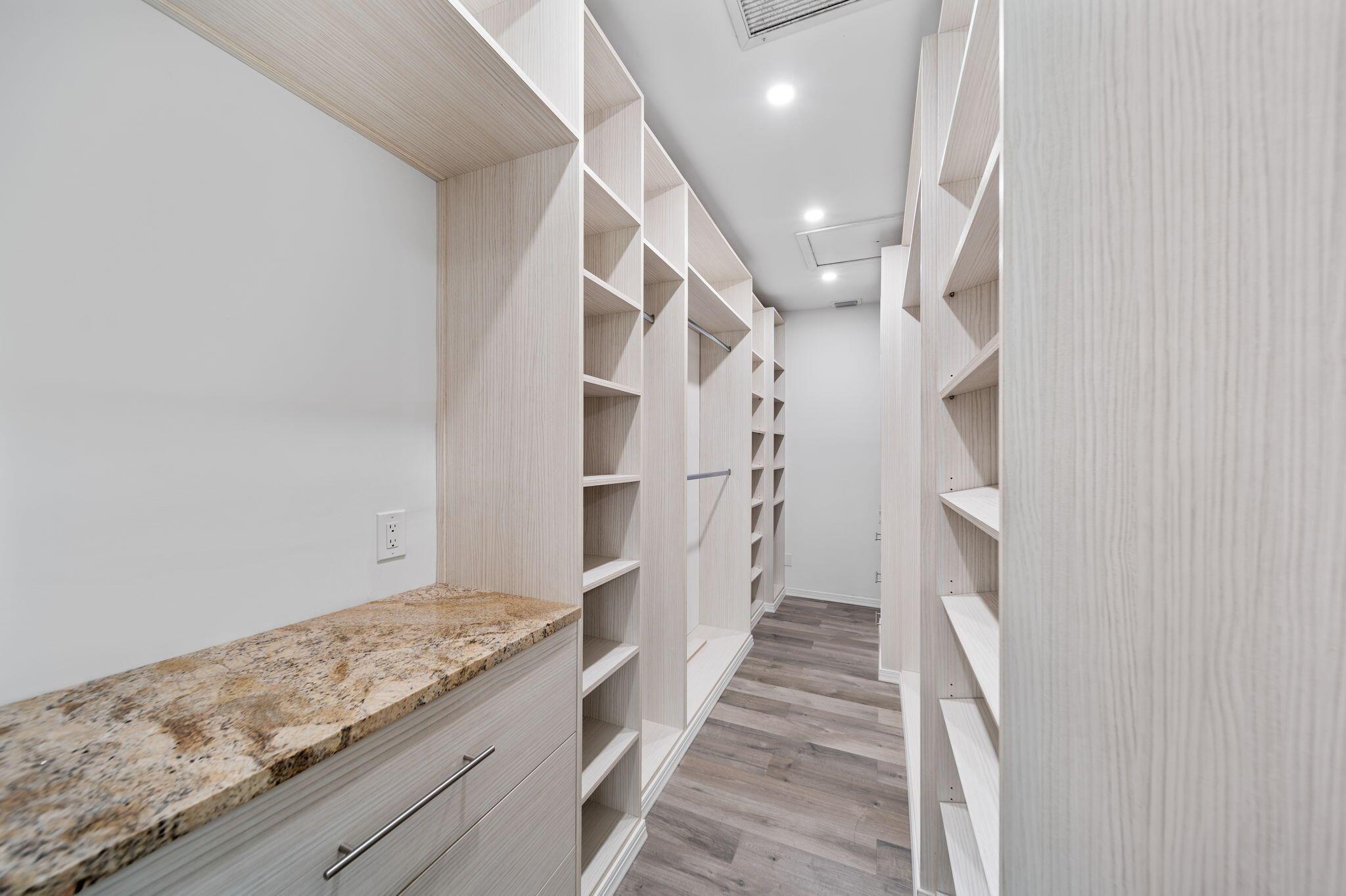 PENNOCK POINT IN - Residential