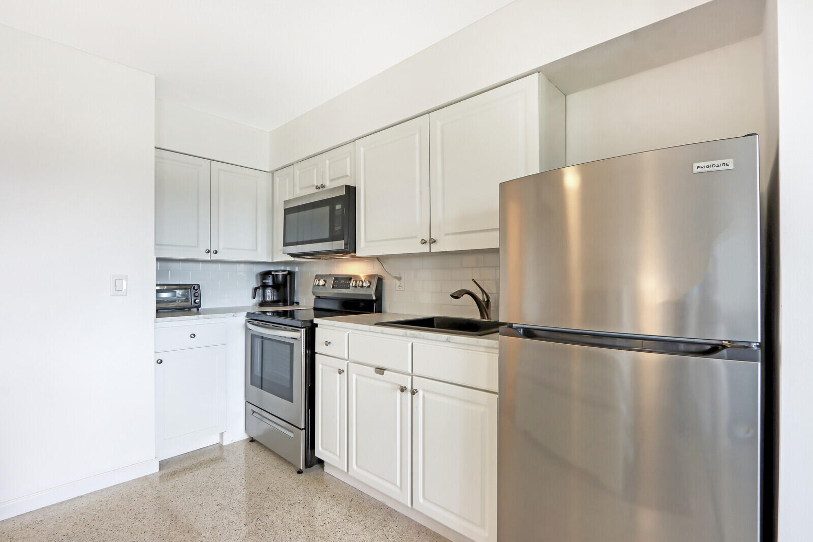 HOLMES UNREC - Residential Income