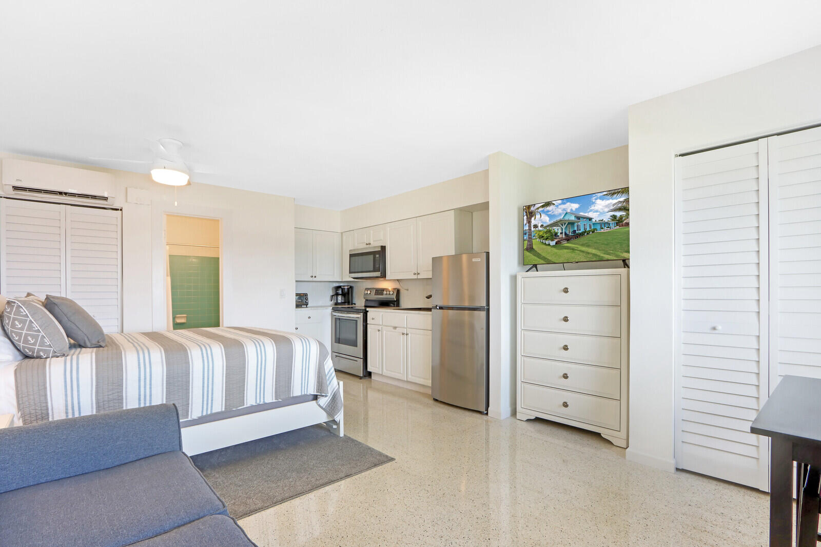 HOLMES UNREC - Residential Income