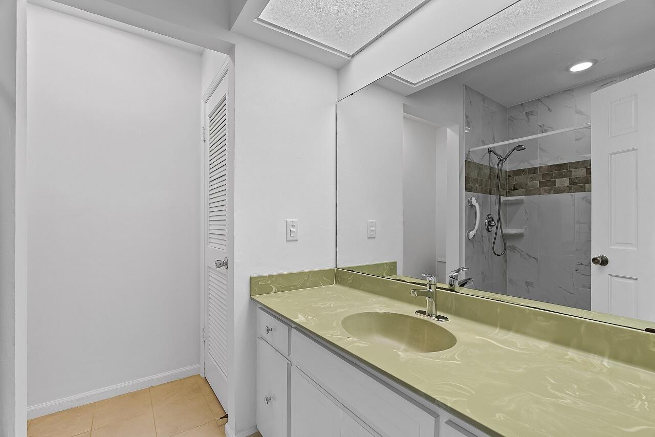 GLENDALE LAKES SUB - Residential