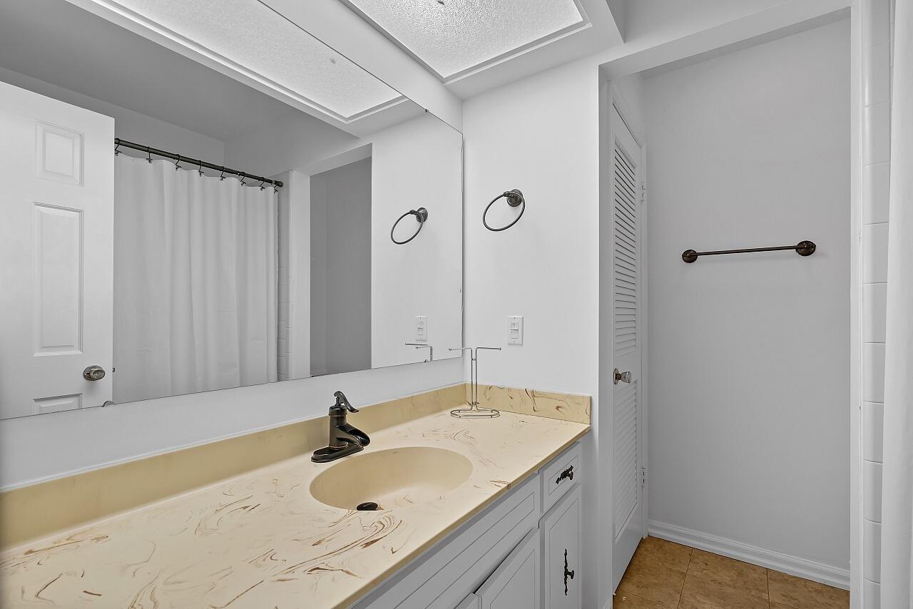 GLENDALE LAKES SUB - Residential