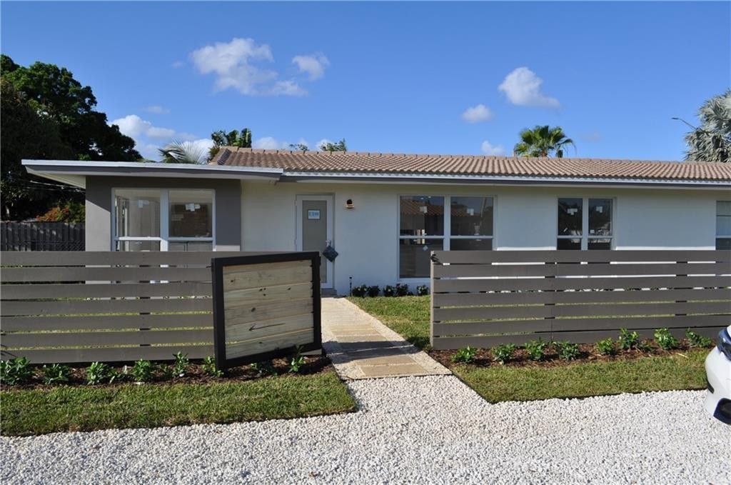 Photo of 1625 NE 15th Avenue #2, Fort Lauderdale, FL 33305 (MLS # F10503577)