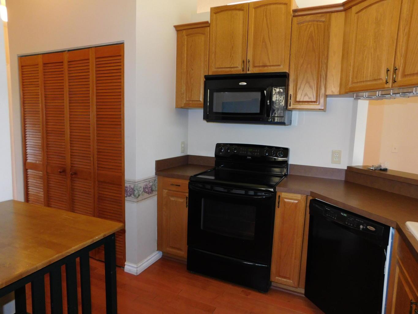 SOUTH LAKE CONDO Dos Lago - Residential Lease