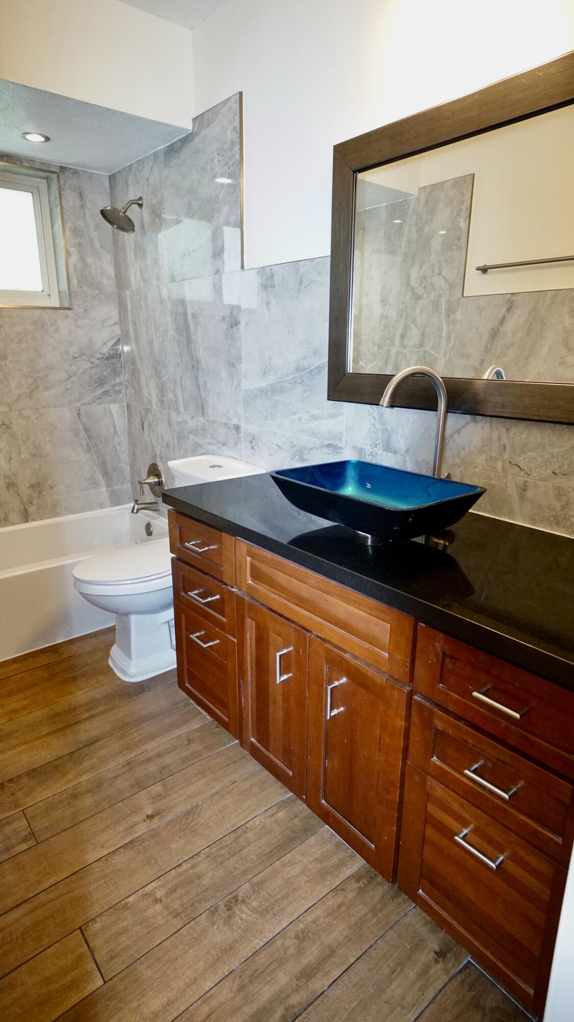 IMPERIAL POINT 5 SEC - Residential