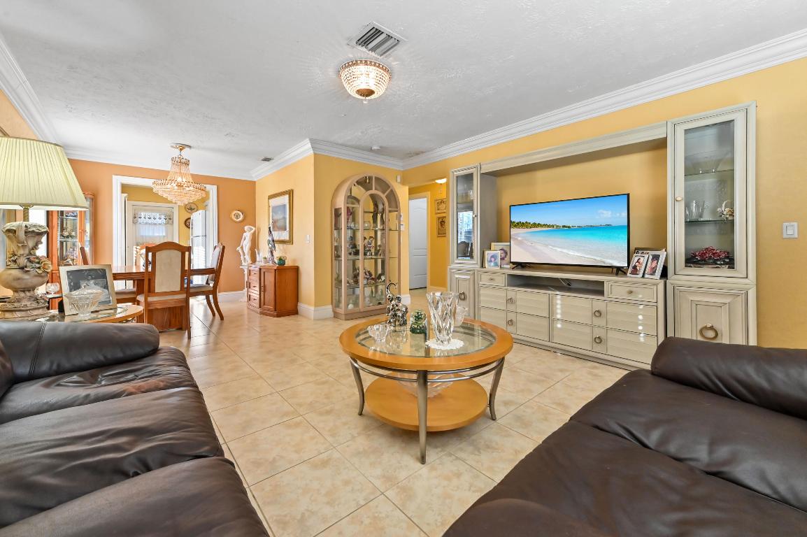 1100 Summer Street 1