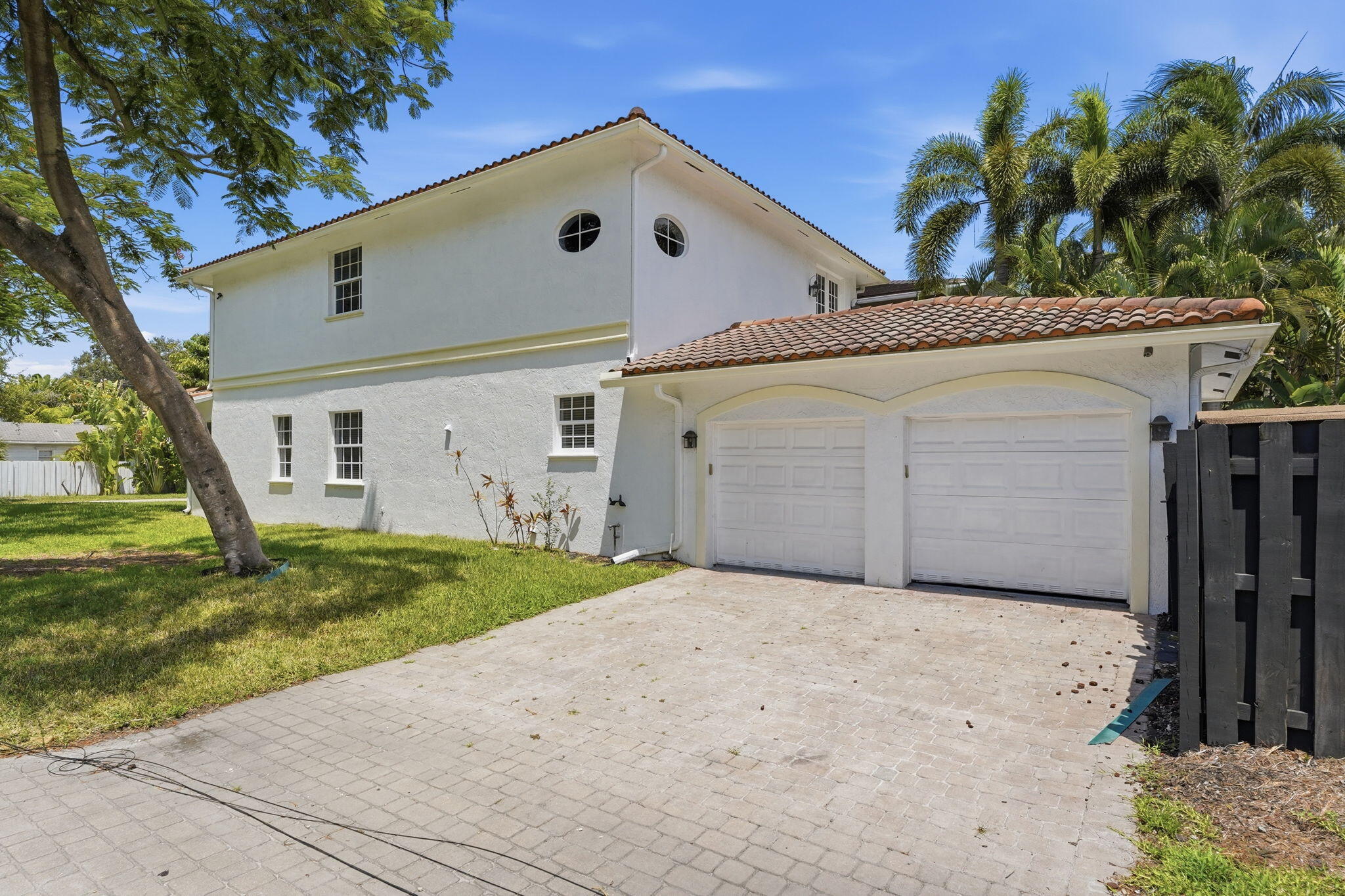 400 NE 8th Avenue