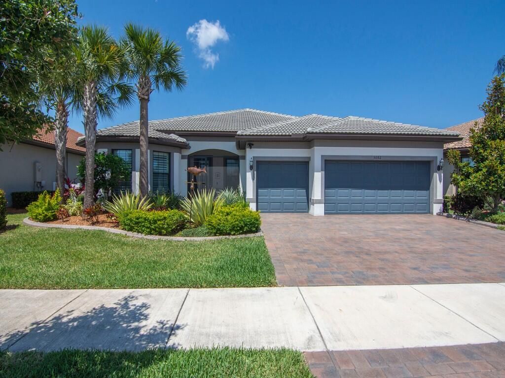 Photo of 5082 Monroe Circle, Vero Beach, FL 32967 (MLS # R11092066)