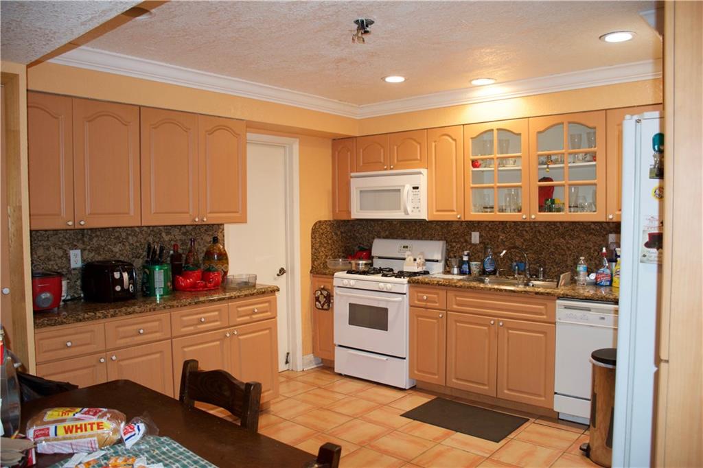 Forest Hill Village 04 - Residential