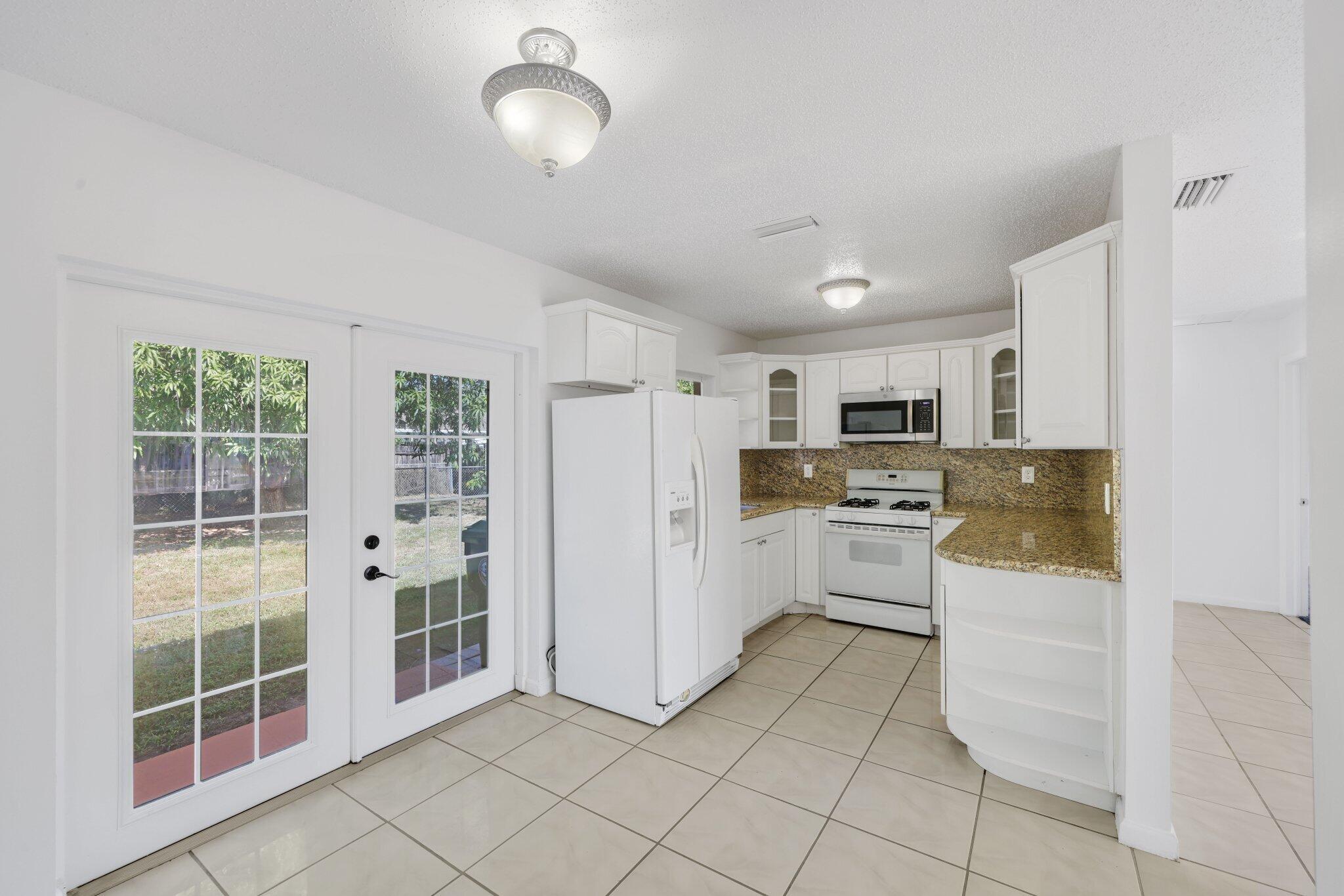 LAKE WORTH HILLS 2ND ADD - Residential