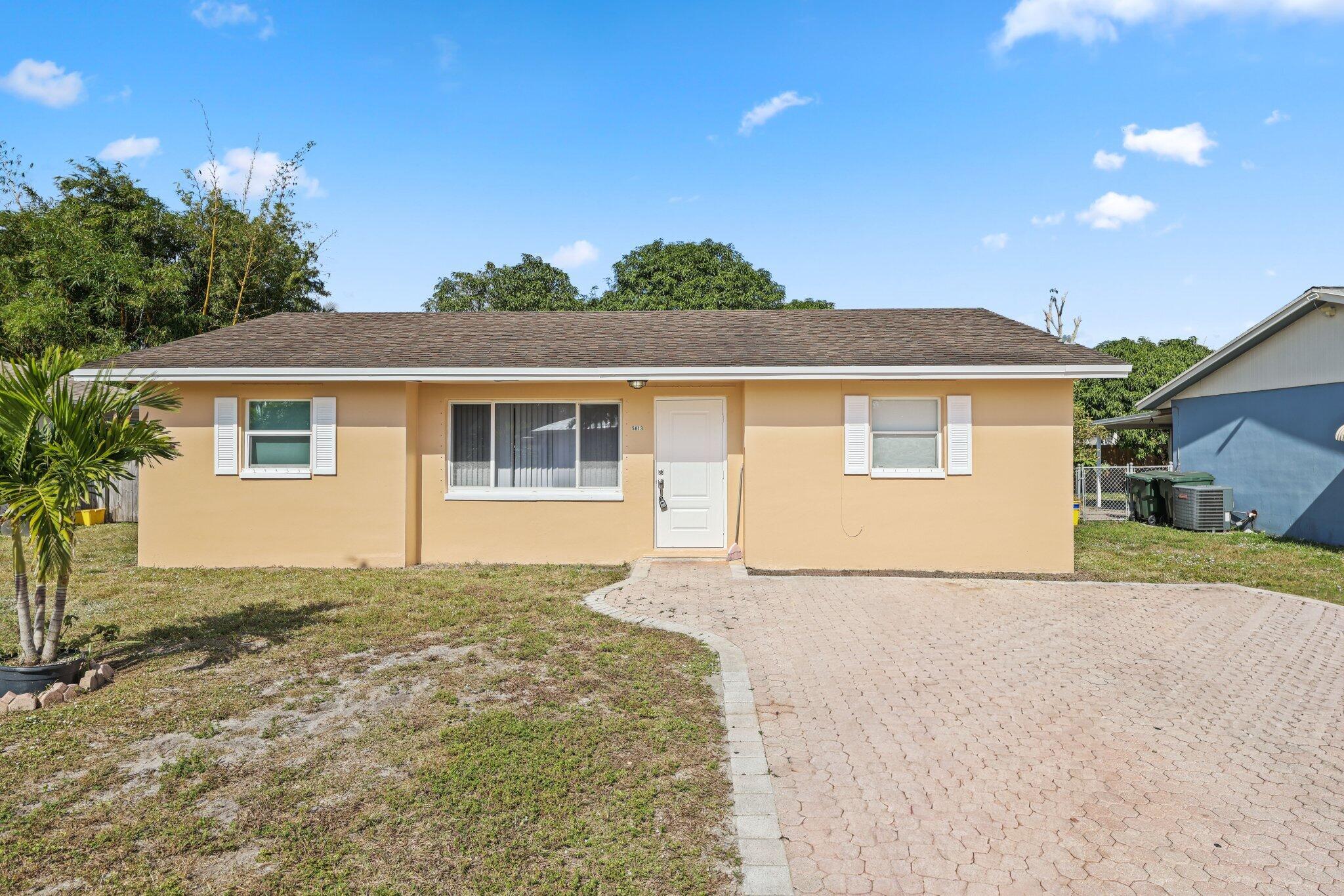 LAKE WORTH HILLS 2ND ADD - Residential