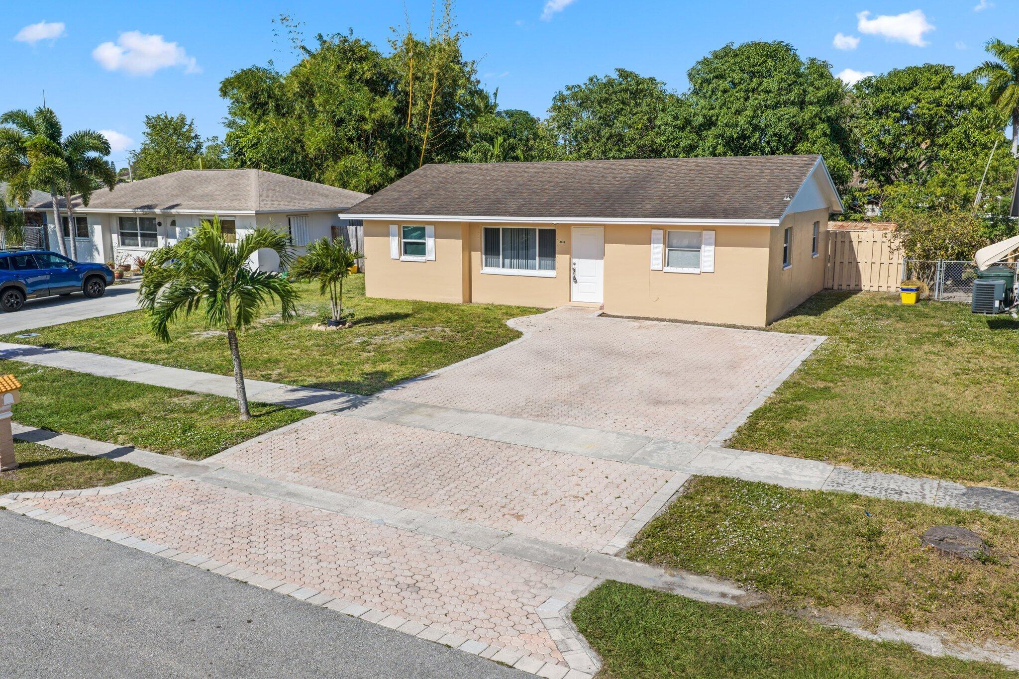 LAKE WORTH HILLS 2ND ADD - Residential