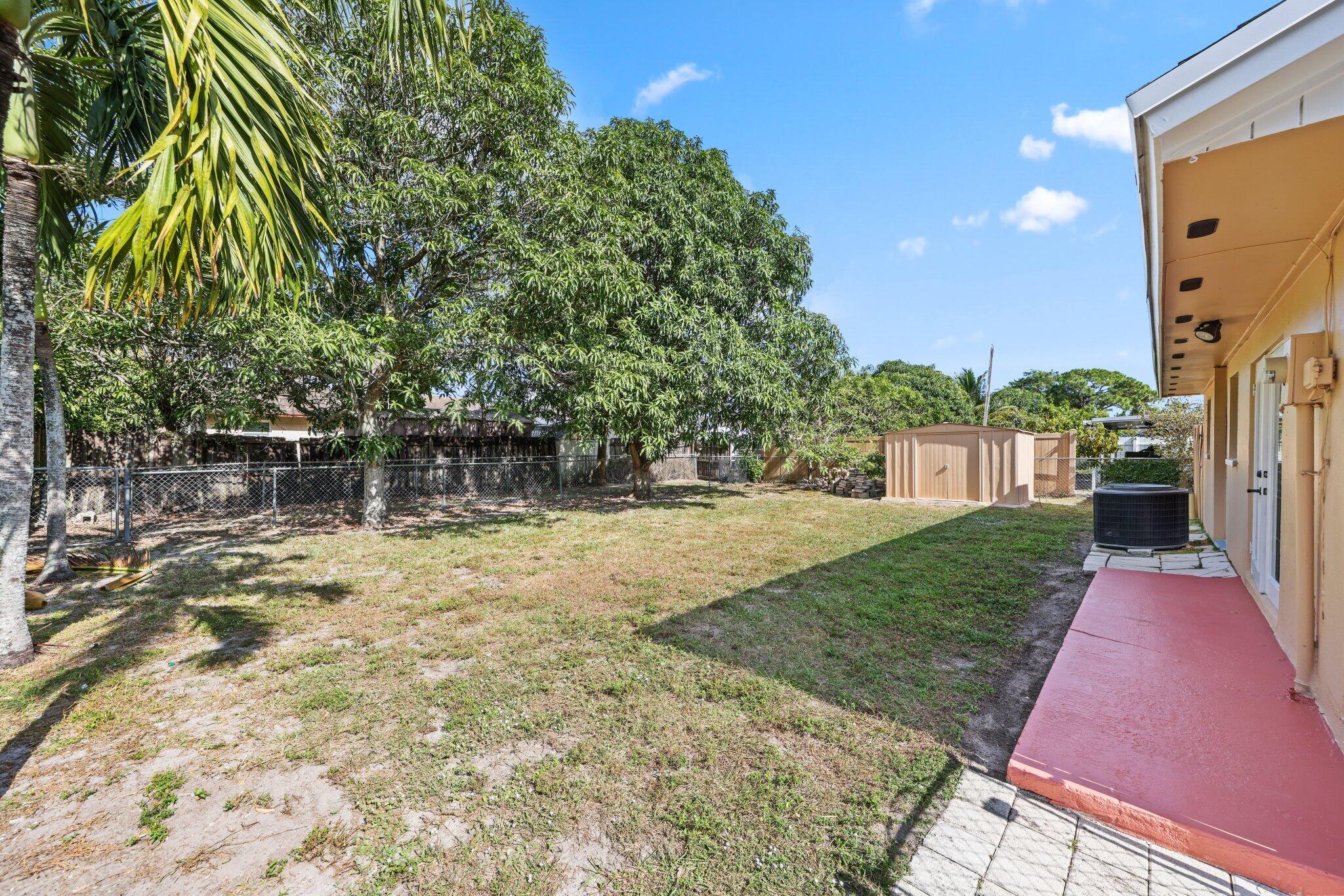 LAKE WORTH HILLS 2ND ADD - Residential