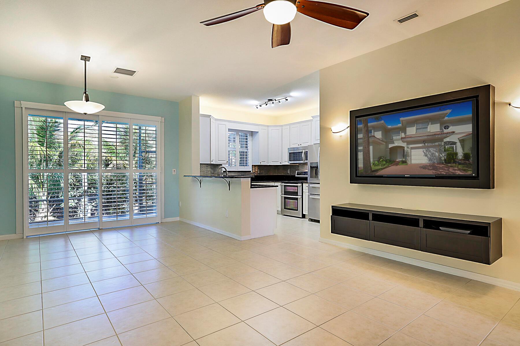 Riviera Beach, Florida 33418, United States, 3 Bedrooms Bedrooms, ,3 BathroomsBathrooms,Residential,Pending,207912