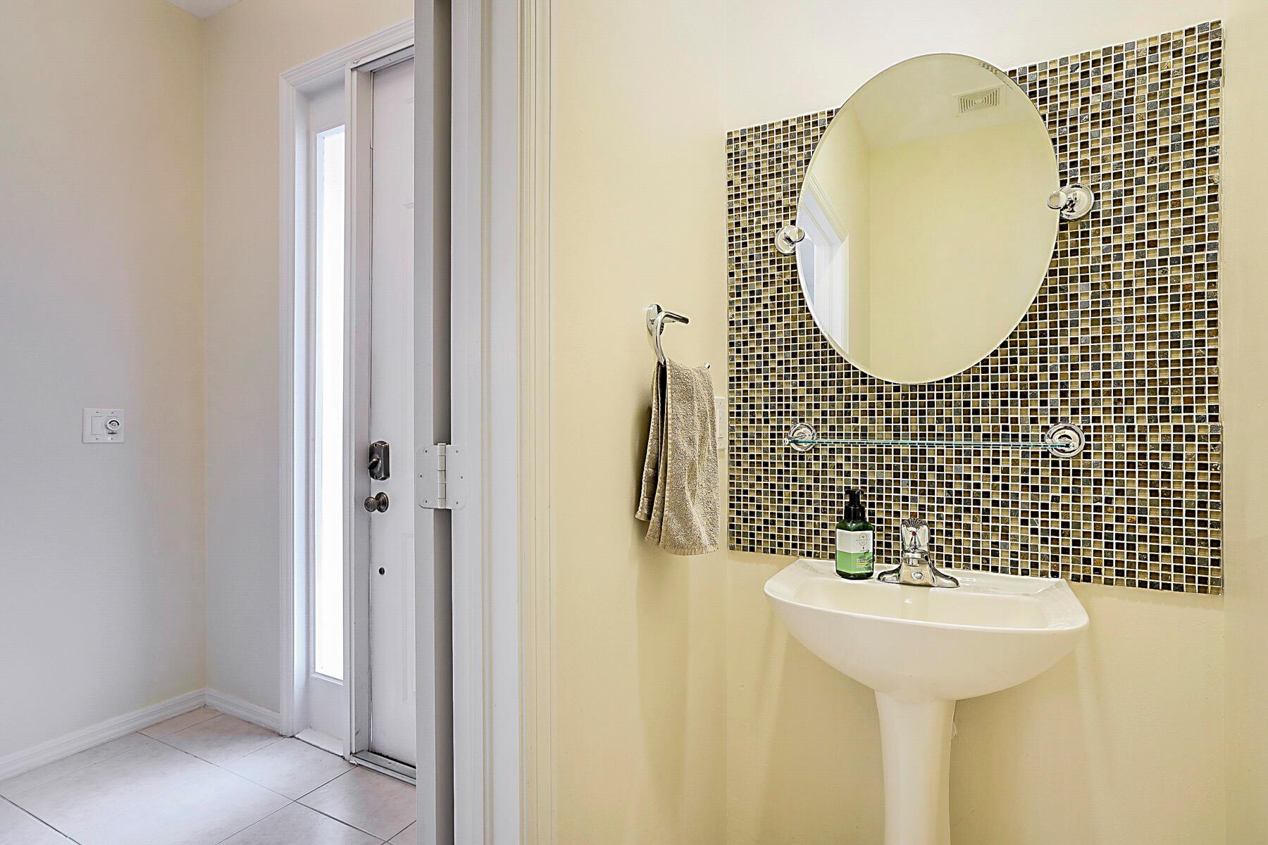 Riviera Beach, Florida 33418, United States, 3 Bedrooms Bedrooms, ,3 BathroomsBathrooms,Residential,Pending,207912