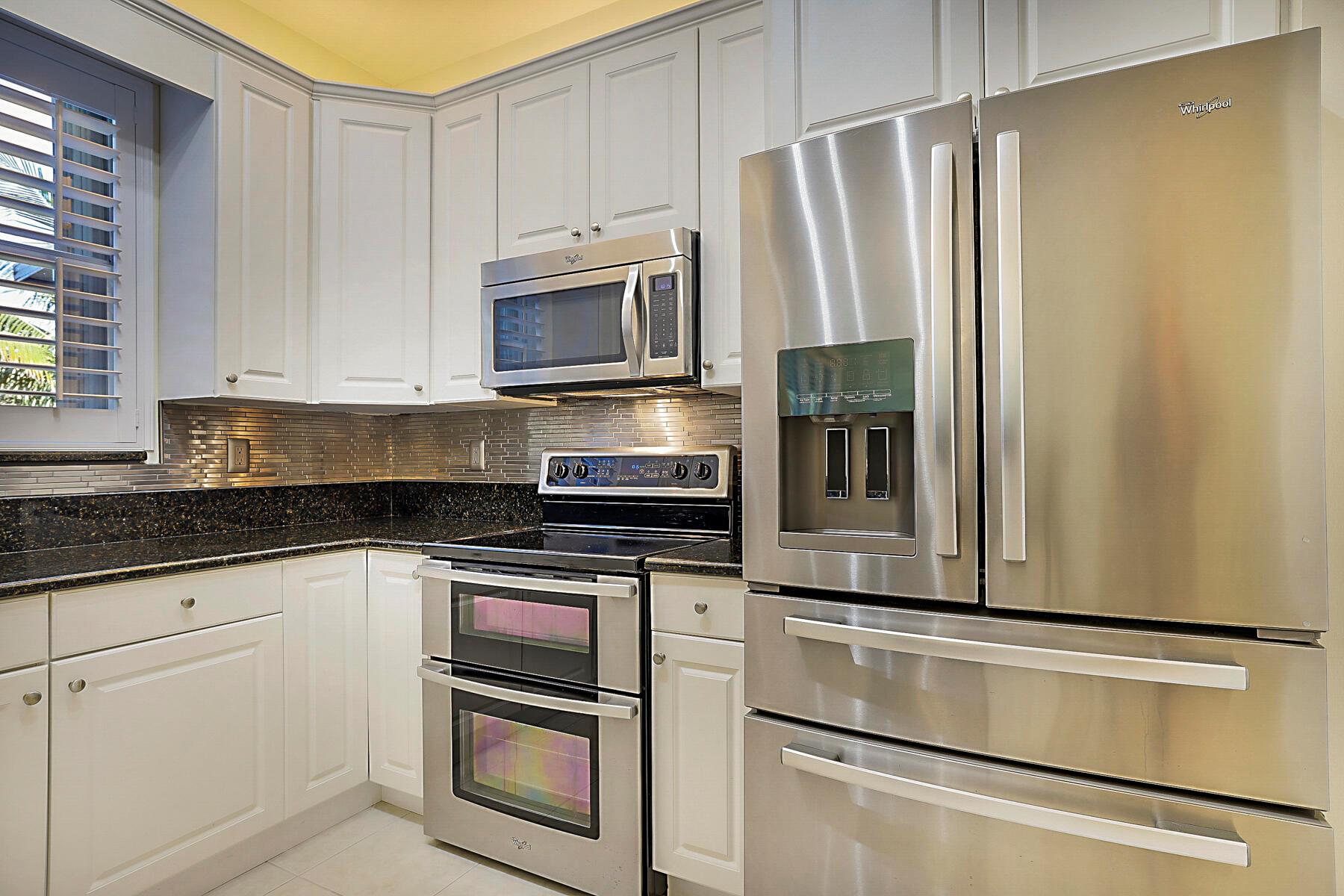 Riviera Beach, Florida 33418, United States, 3 Bedrooms Bedrooms, ,3 BathroomsBathrooms,Residential,Pending,207912