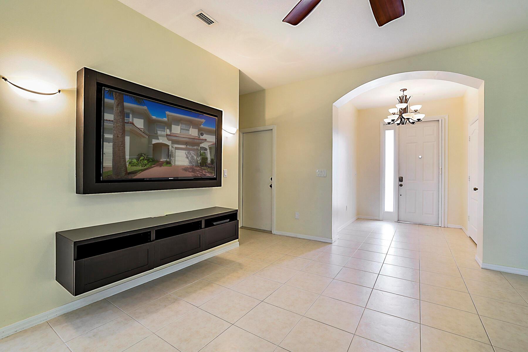 Riviera Beach, Florida 33418, United States, 3 Bedrooms Bedrooms, ,3 BathroomsBathrooms,Residential,Pending,207912