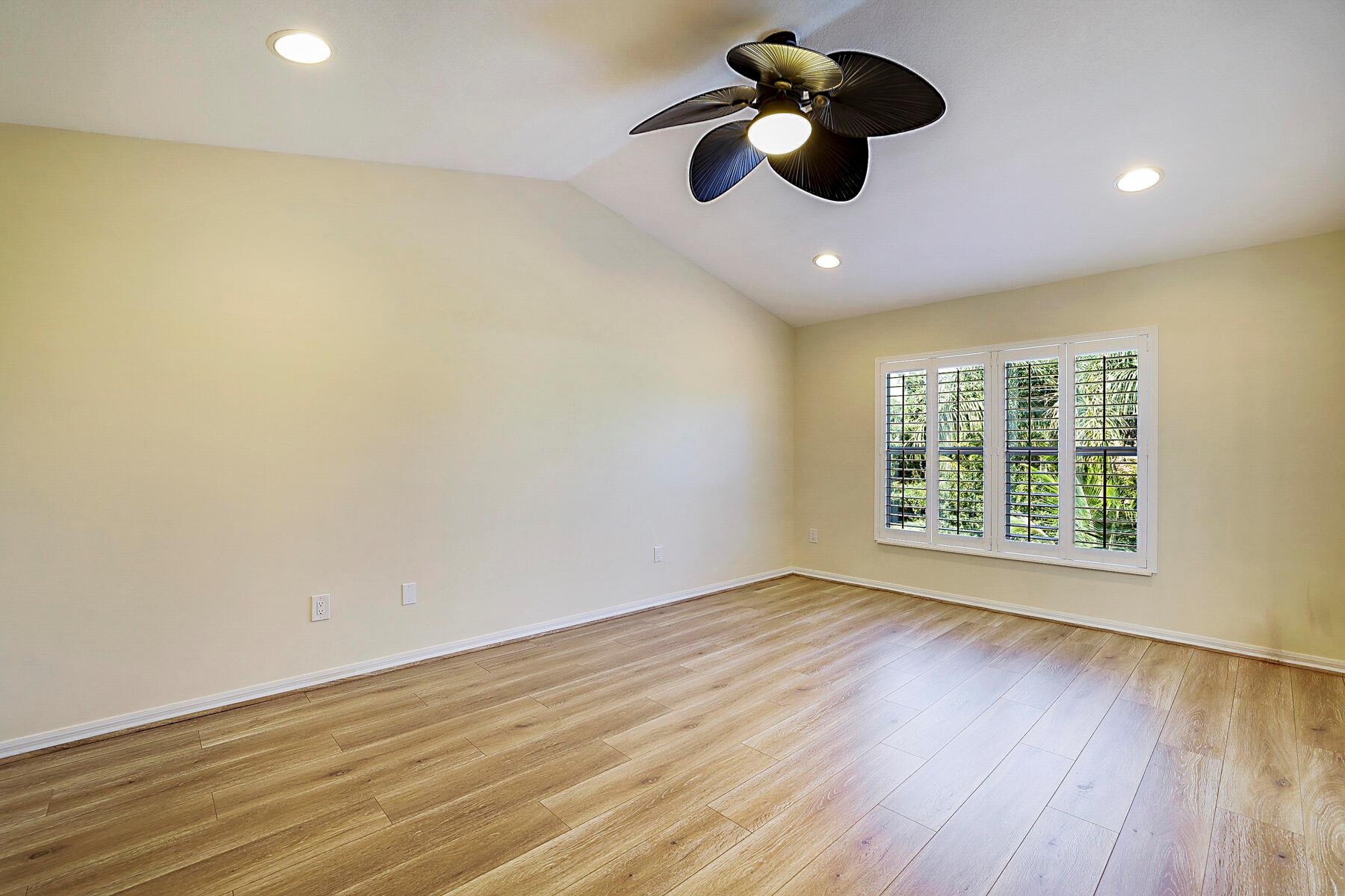 Riviera Beach, Florida 33418, United States, 3 Bedrooms Bedrooms, ,3 BathroomsBathrooms,Residential,Pending,207912