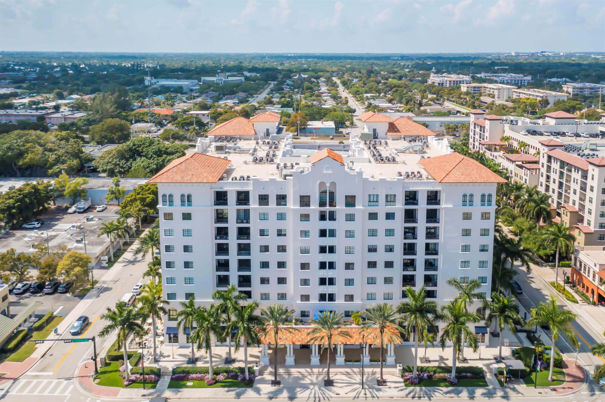 THIS IS AN INCREDUBLE UNIT IN THE HEART OF DOWNTOWN BOCA RATON, WITHIN WALKING DISTANCE TO THE BEACH, MIZNER PARK, ROYAL PALM, THE NEW BRITELINE TRAIN STATION & MORE** 2 SPLIT BEDROOMS AND 2 BATH WITH OPEN KITCHEN AND LARGE LIVING & DININING AREA **FACING EAST BY THE BALCONY** THE BUILDING OFFERS A GYM, SOCIAL ROOM WITH LIBRARY & POOL TABLE & BAR STATION FOR PRIVATE EVENTS, POOL & SPA AND PRIVATE CONFERENCE ROOM FOR RESIDENTS, **LANDLORD WILL NOT ALLOW ANY ANIMAL IN THE UNIT** DON'T MISS THIS OPPORTUNITY, BOCA GRAND CONDOMINIUM HAS THE FOLLOWING BUSINESS IN THE BUILDING ON THE FIRST FLOOR: RESTAURANT, SPA, PLASTIC SURGEON, PHOTOGRAPHER, ADDISON MIZNER MEDICAL, JEWELAR & REAL ESTATE OFFICE