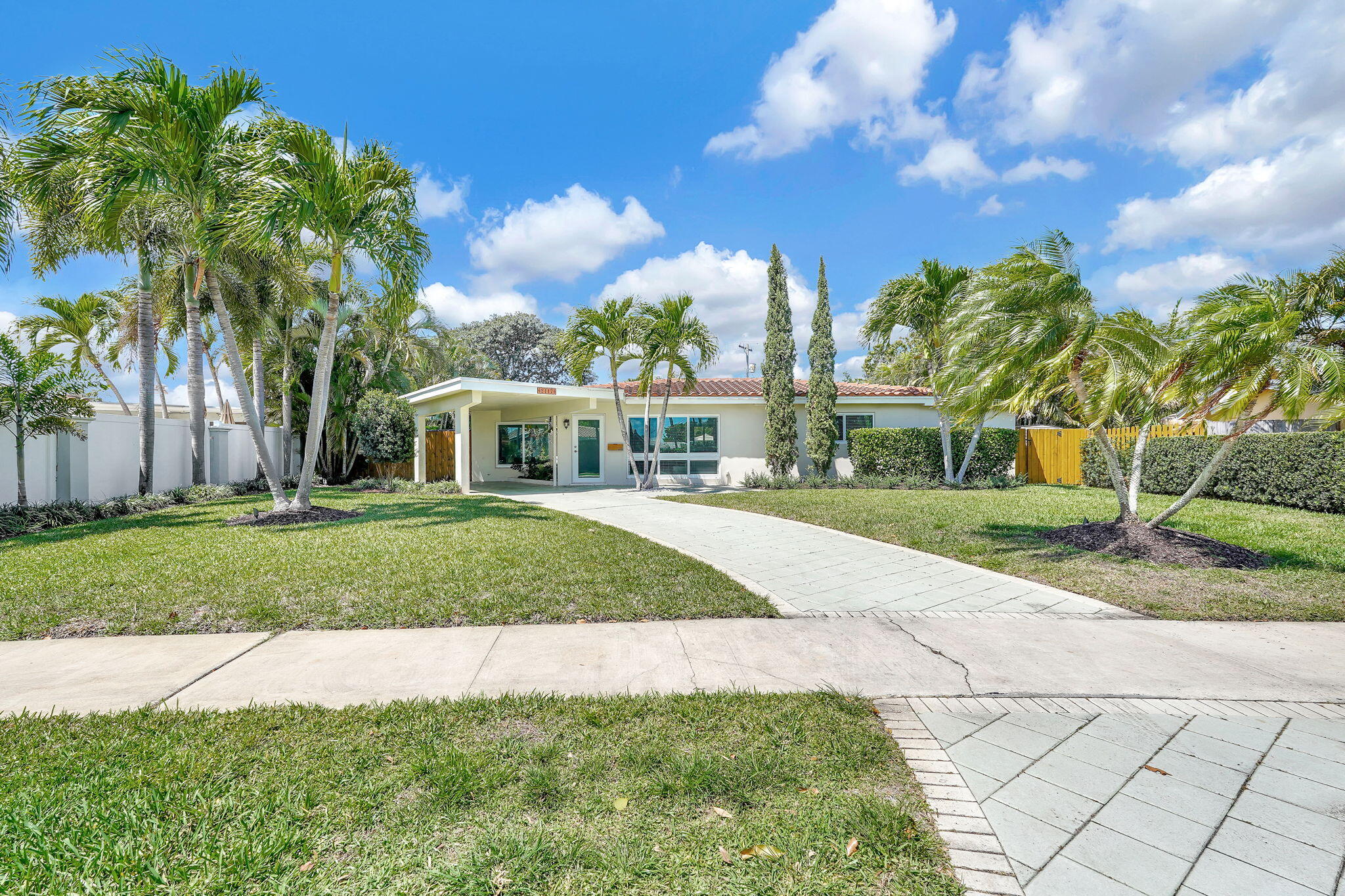 IMPERIAL POINT 1 SEC - Residential