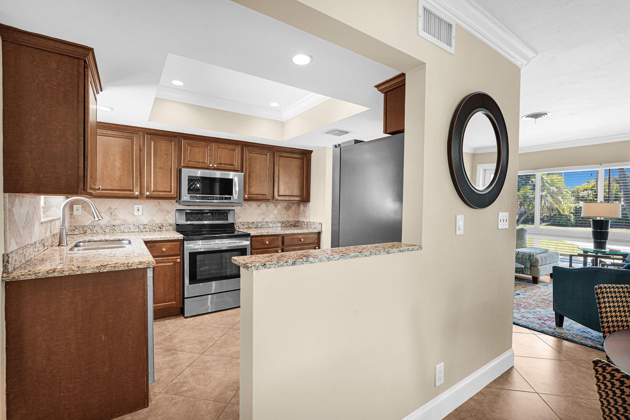 IMPERIAL POINT 1 SEC - Residential