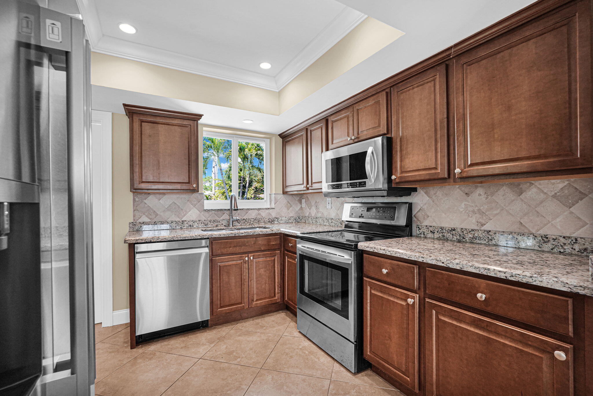 IMPERIAL POINT 1 SEC - Residential