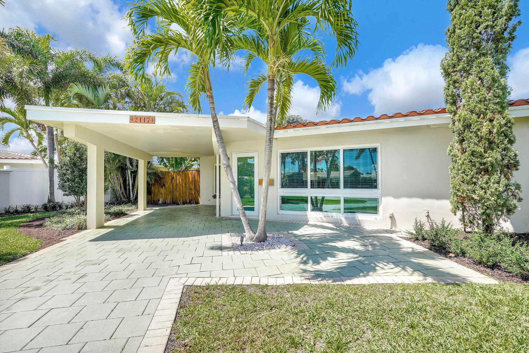 IMPERIAL POINT 1 SEC - Residential