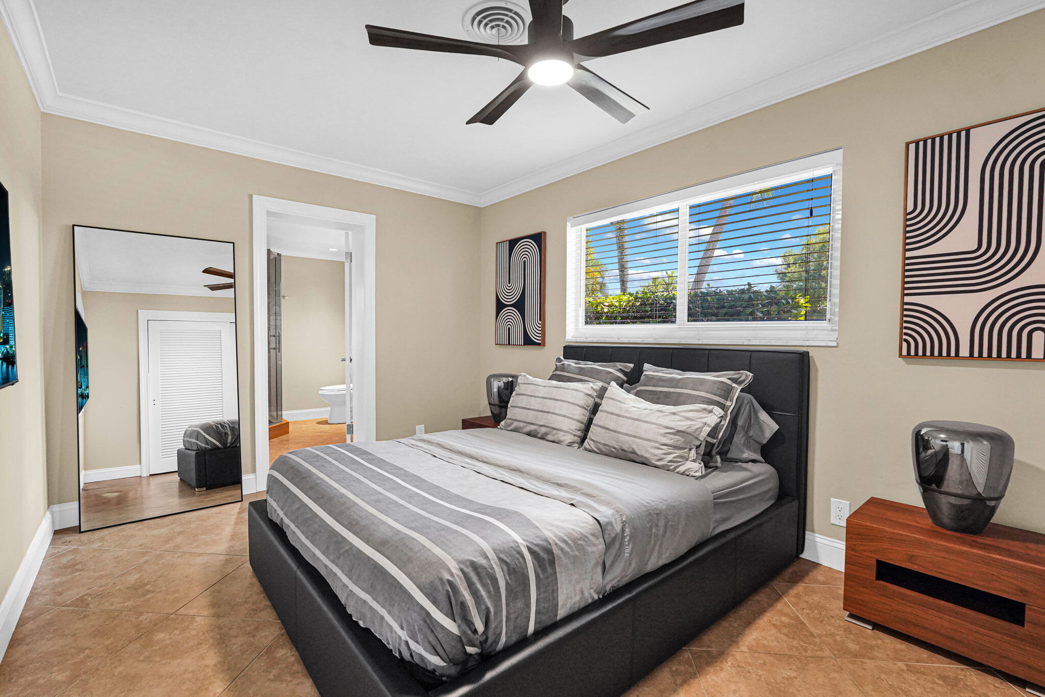 IMPERIAL POINT 1 SEC - Residential